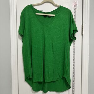 TAHARI Women's 1X Linen T-shirt Top Holiday Green V-Neck Hi-Low Short Sleeve